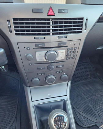 Opel Astra cena 6999 przebieg: 326000, rok produkcji 2006 z Legionowo małe 301